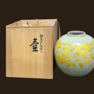 釉裏金彩鉄錦文壺